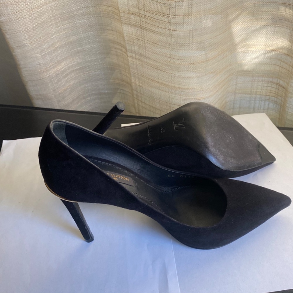 Louis Vuitton black suede leather pumps gold metal trim size 36-6 heels Italy - Picture 8 of 9